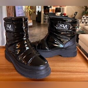 Sam Edelman Carlton 
Black Glossy Lug Sole Fashion/Snow Boots
Size 8.5